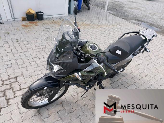 KAWASAKI VERSYS-X 18/18