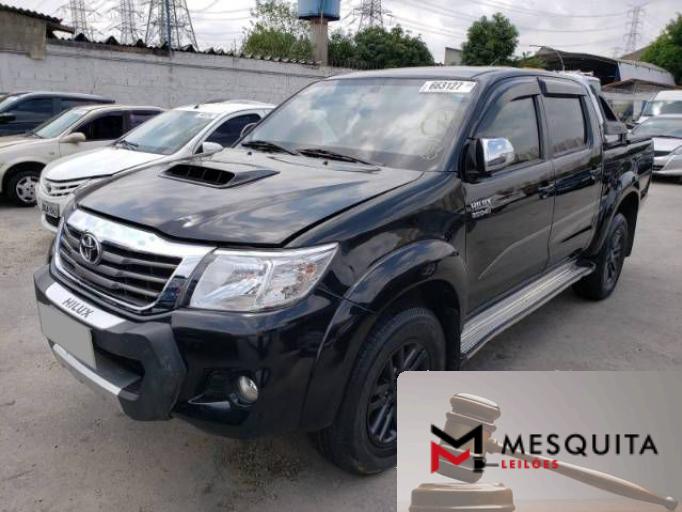 TOYOTA HILUX CD 15/15