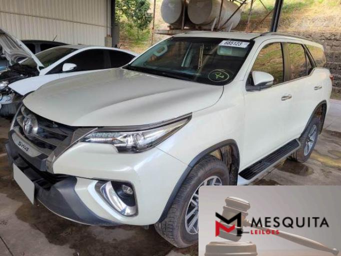 TOYOTA HILUX SW4 16/17