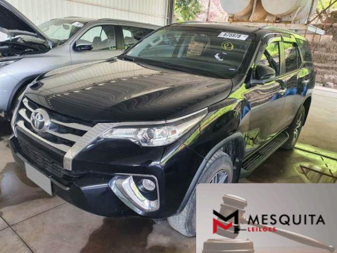 TOYOTA HILUX SW4 19/19